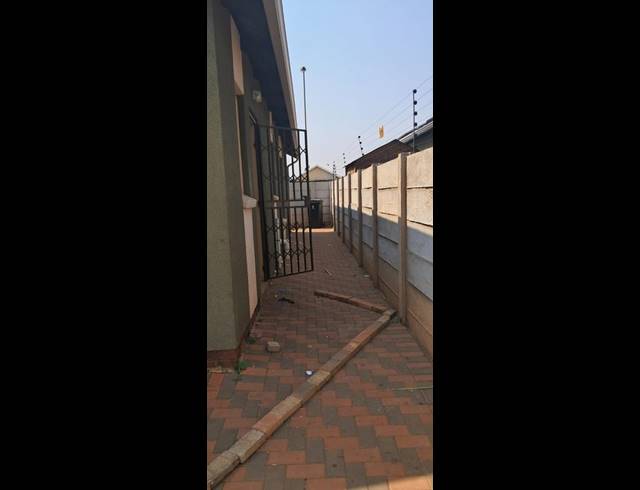 3 BEDROOM HOUSE FOR SALE IN SKY CITY